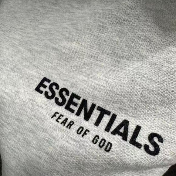 Authentic Essential Fear or God Light Oat Hoodie Brand New with Tag - Picture 4 of 5